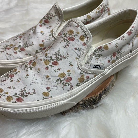 Vans Classic Slip-On Floral Sneakers - Picture 10 of 11